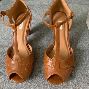 Kimchi Blue Nolita T-straps